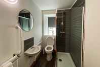 In-room Bathroom Harbourside Apartments