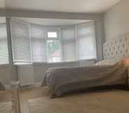 Kamar Tidur 6 Immaculate 4 Bedroom House, Near Central London