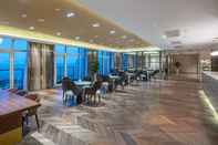 Bar, Kafe dan Lounge Holiday Inn Express Qingdao Guzhenkou, an IHG Hotel