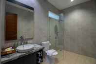 In-room Bathroom Sayang Sanur Villa IV