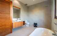 In-room Bathroom 6 Sayang Sanur Villa V