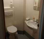 In-room Bathroom 6 En Suite Rooms STUDENTS ONLY - NEWINGTON