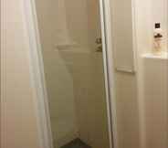 In-room Bathroom 7 En Suite Rooms STUDENTS ONLY - NEWINGTON