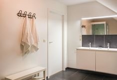 Lain-lain 2 Amazing Home in Diksmuide With 5 Bedrooms and Wifi