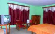 Bedroom 7 Goroomgo New Ambika Mall Road Manali