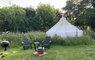 Ruang Umum 7 Stunning 1-bed Star Gazing Bell Tent Loughborough