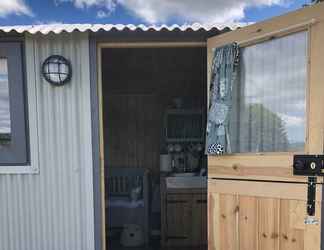 Exterior 2 The Shepherds Hut at Hafoty Boeth