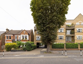 Bangunan 2 The Brockwell Park Escape - Bright 2bdr Flat With Parking