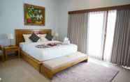 Bedroom 2 Rapuan Cili Villa by Ilys Collection