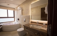 In-room Bathroom 4 Bebatroun Beach Hotel