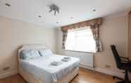 Kamar Tidur 7 Cosy 3 Bedroom House in Kingston