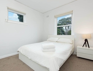 Bedroom 2 Central Bondi Apartment NEW