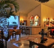 Bar, Cafe and Lounge 7 Cozy Studio Sleeps 4 in Marina Bay Cabo