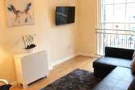 Common Space The Penthouse Gathering Wrexham - Town Centre - Sleeps Up To 16