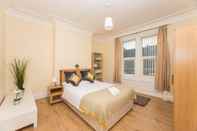 Bedroom Lovely and Comfortable 3 Bed Flat Tamworth
