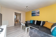 Common Space Modern 4 Bedroom House - Free Parking Netflix by WHA for Contractors Relocation Business Travel