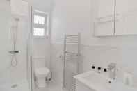 In-room Bathroom Studio & One Bedroom Apartment in Euston