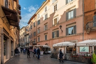 Exterior Pasquino Apartment - Navona Square