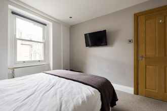 Bedroom 4 Luxury Duplex Apartment in Fitzrovia