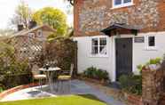 Ruang untuk Umum 2 The Lavender Folly - Cosy Accommodation Alresford