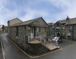 Exterior 2 The Sorting Office - Spacious Modern Home With Parking in Central Ambleside