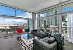 Others 7 QV Spacious Waterfront with Carpark -962