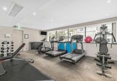 Others 7 QV Upscale Modern Apt with Parking -965