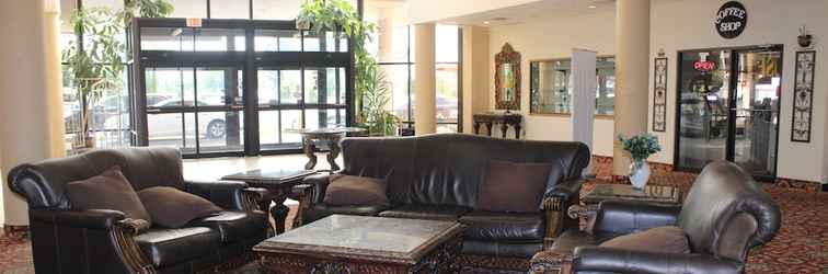 Lobby APM Inn and Suites