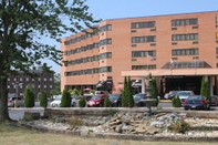 Exterior APM Inn and Suites