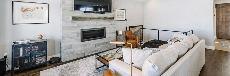 ล็อบบี้ Modern-mountain Townhome Perfect Spot for Your Next ski Luxury Getaway