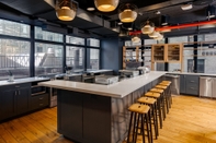 Bar, Cafe and Lounge Placemakr Wall Street