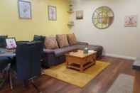 Ruang Umum The Musical Ceol Cottage 1-bedroom - Sleeps Four