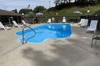 Swimming Pool The Tompkinsville Inn