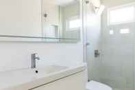 Toilet Kamar Guy St 2 - Avalon II