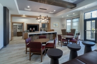 Bar, Kafe, dan Lounge Staybridge Suites Flowood Nw Jackson, an IHG Hotel