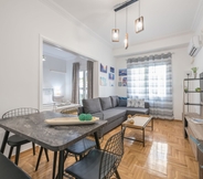 Ruang Umum 2 Athens Bright Suite by Cloudkeys