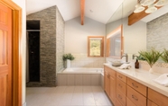 In-room Bathroom 3 Sleeps 16 Modern Home Mins From Deer Valley w Hot Tub by Avantstay