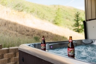 Entertainment Facility Sleeps 16 Modern Home Mins From Deer Valley w Hot Tub by Avantstay