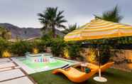 Swimming Pool 2 Classic Modern La Quinta Home Mins to Coachella w Pool By Avantstay