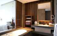 In-room Bathroom 3 Beijing Marriott Hotel Yanqing