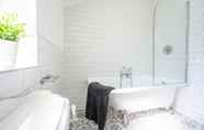 In-room Bathroom 3 Riverside Gardens 2 by Ty SA