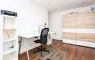 Bedroom 5 Energised Apartment With Gym in Brent Park