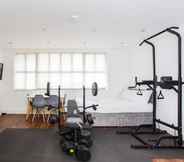 Pusat Kebugaran 6 Energised Apartment With Gym in Brent Park