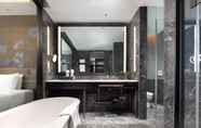 In-room Bathroom 4 Wyndham Changzhou Liyang
