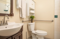 In-room Bathroom The Annex at Hayes Valley