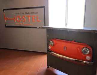 Lobby 2 H Hostel Friendly Accommodation