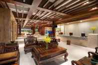 Lobby Ramada Encore by Wyndham Qionghai Downtown