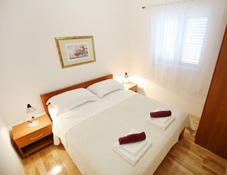 Bedroom 2 Villa Maraschino in Vir