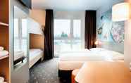 Bedroom 4 B&B Hotel Augsburg-Nord