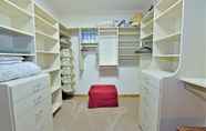 Kamar Tidur 7 Grey Fox